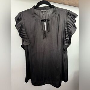 NWT Women’s Banana Republic silky black sleeveless blouse size L